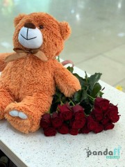 15 червоних троянд 50 см та ведмедик 50 см