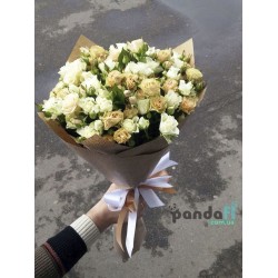 15 кустовых роз 2 вида кремовых 50 см