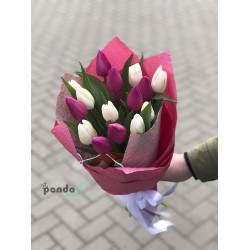 15 тюльпанов микс белых и розовых