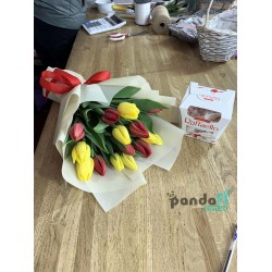 15 тюльпанов микс + Raffaello