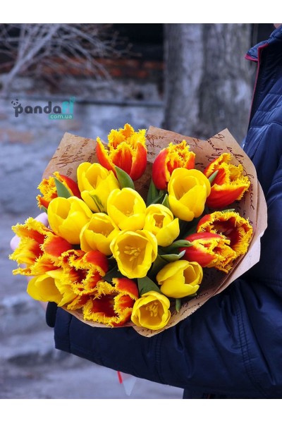 15 tulips, a mix of yellow and red