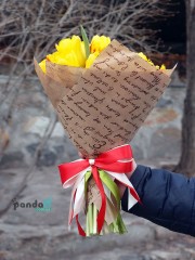 15 tulips, a mix of yellow and red