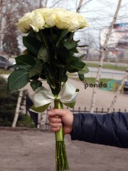 17 білих троянд 60 см
