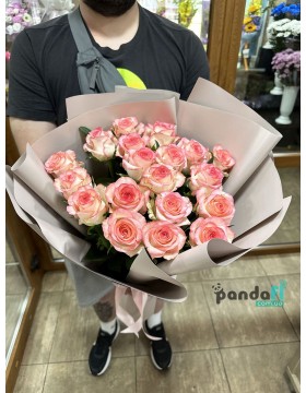19 white and pink roses 60 cm