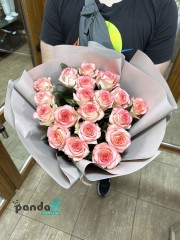 19 біло-рожевих троянд 60 см