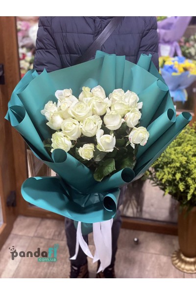19 білих троянд 60 см #2