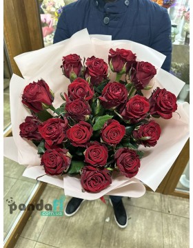 19 красных роз 70 см 