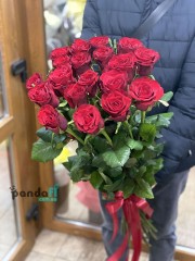 19 червоних троянд 90 см