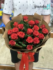 19 червоних троянд Ель торо 60 см