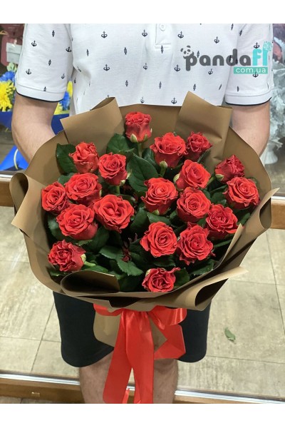 19 червоних троянд Ель торо 60 см