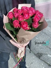 19 малинових троянд 70 см