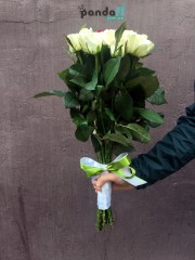 22 білі троянди та 1 червона 60 см