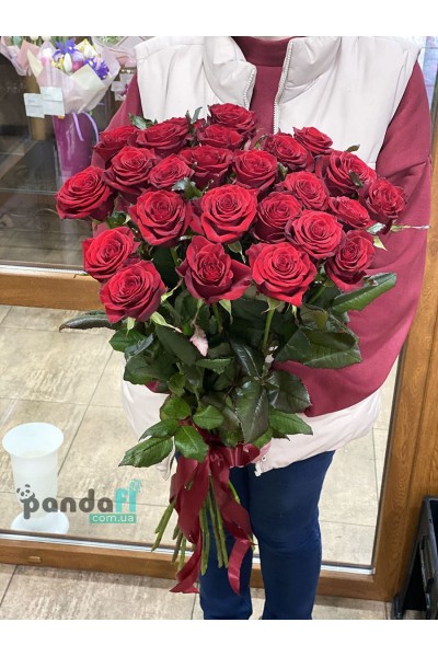 25 червоних троянд 70 см #2