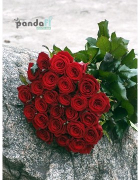 25 red Grand Prix roses, 90 cm