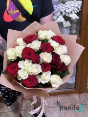 25 троянд мікс червона та біла 70 см