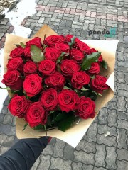 25 червоних троянд 60 см