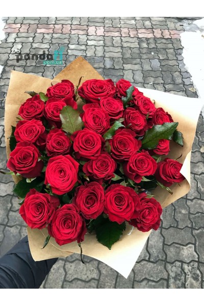 25 червоних троянд 60 см