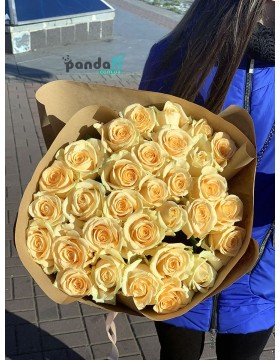 31 cream roses 70 cm