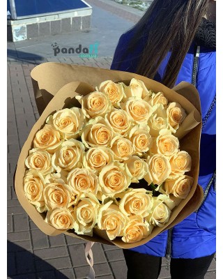 31 кремова троянда 70 см