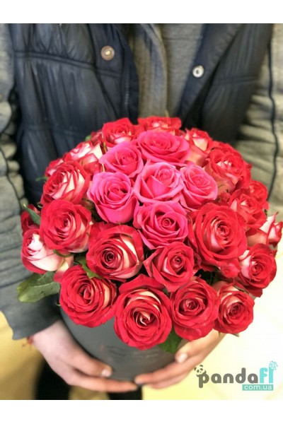 31 рожева троянда в коробці