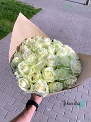 35 білих троянд 50 см