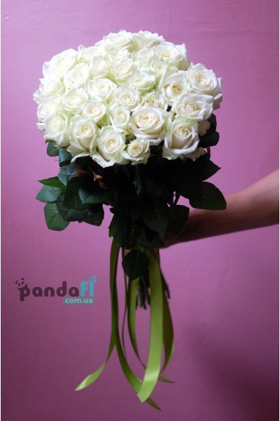 35 white roses 60 cm