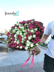 39 кущових троянд рожевих та білих 65 см