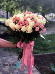 39 троянд мікс звичайної та кущової