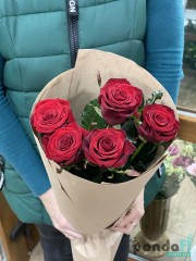 5 червоних троянд 
