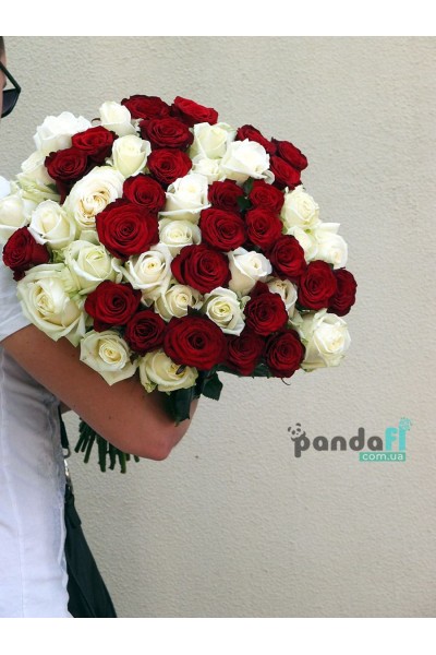 51 roses mix of white and red 80 cm