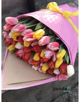 51 tulip mixes of 3 colors and a set of Kinder mini eggs