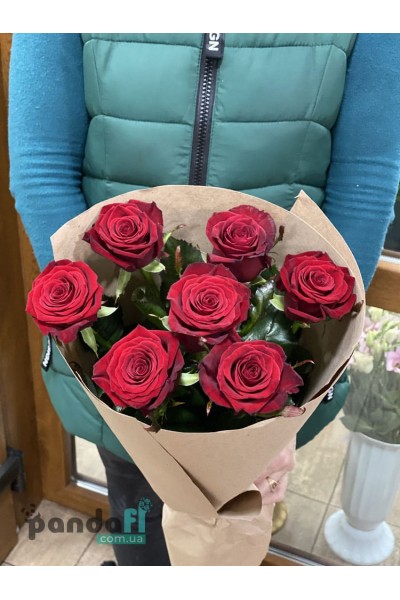 7 red roses
