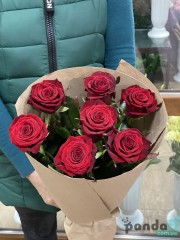 7 red roses