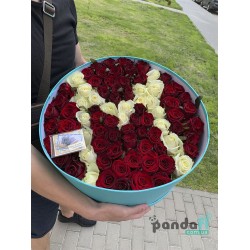 Композиція "літера М"