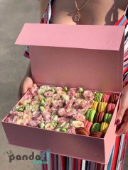 Композиція "Інтрига з макарунами"