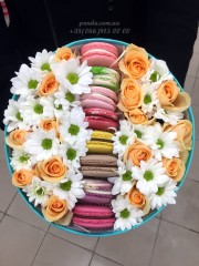 Композиція "Три бажання з макарунами"