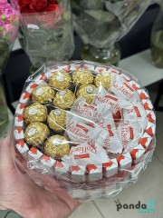 Круглый набор сладкого Raffaello и Ferrero
