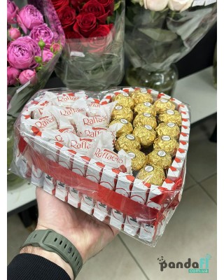 Sweet set "Heart" Raffaello and Ferrero